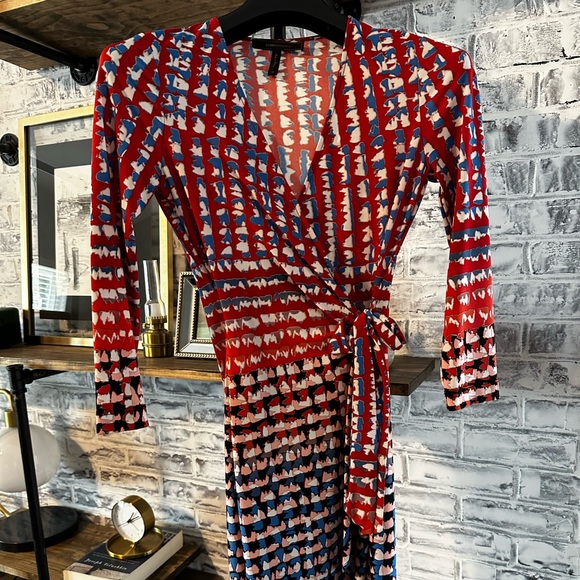 BUNDLE OF WRAP DRESS - Picture 3 of 4